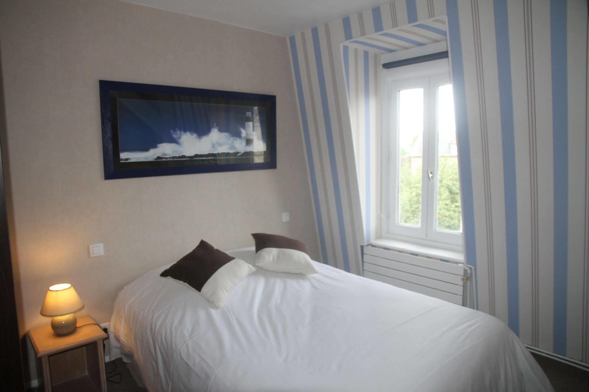 Hotel-Spa-Piscine Le Petit Castel Beuzeville-Honfleur Kültér fotó